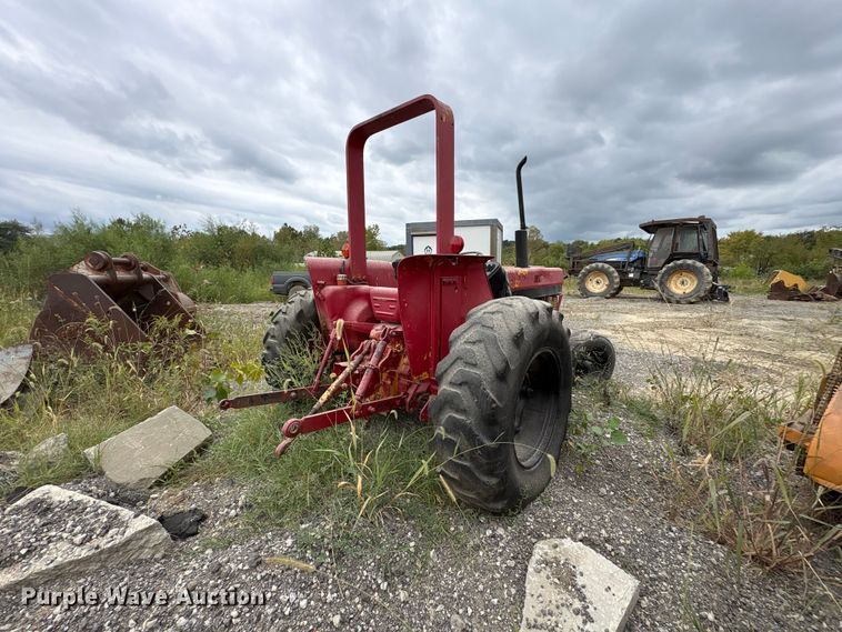 image for item FK2124 1988 Case IH 585 tractor