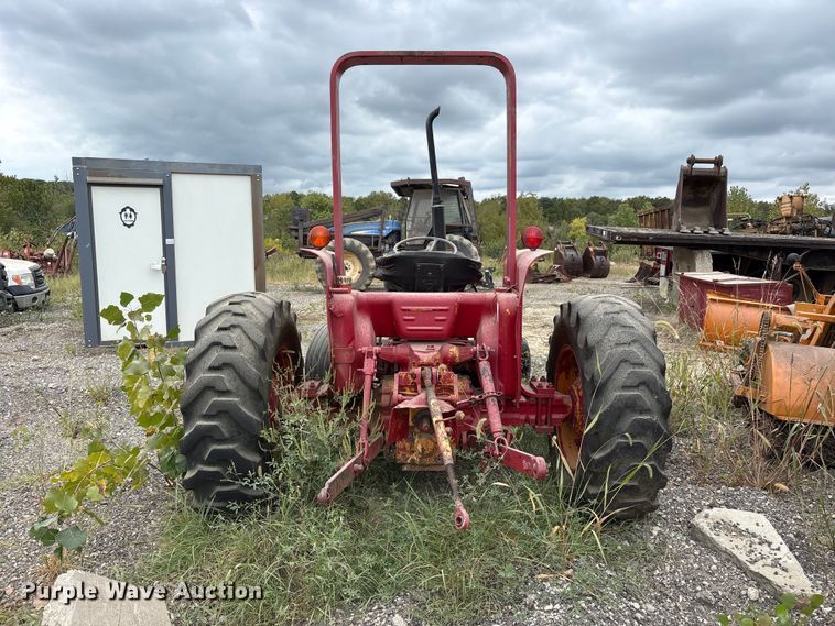 image for item FK2124 1988 Case IH 585 tractor