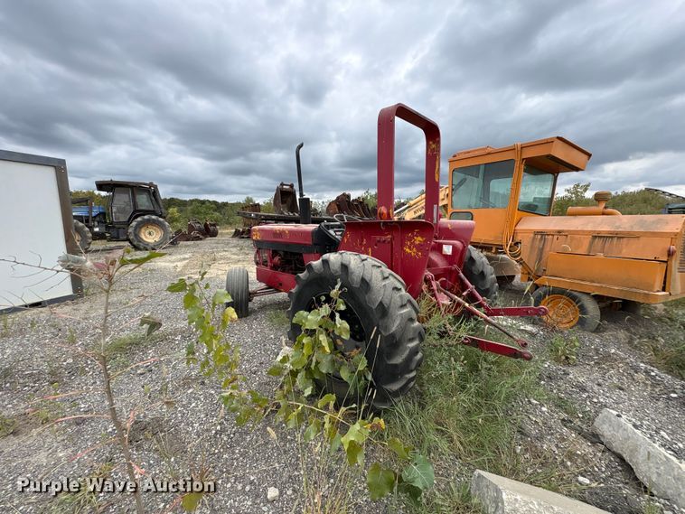 image for item FK2124 1988 Case IH 585 tractor