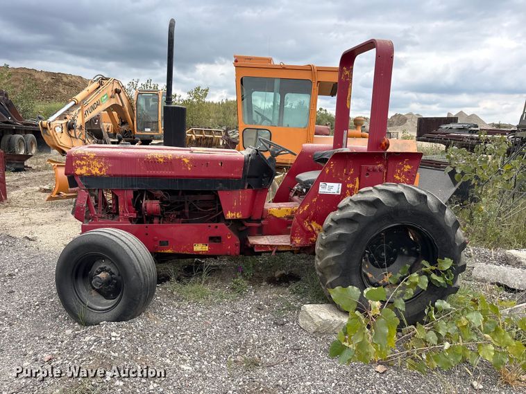 image for item FK2124 1988 Case IH 585 tractor