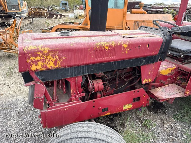 image for item FK2124 1988 Case IH 585 tractor