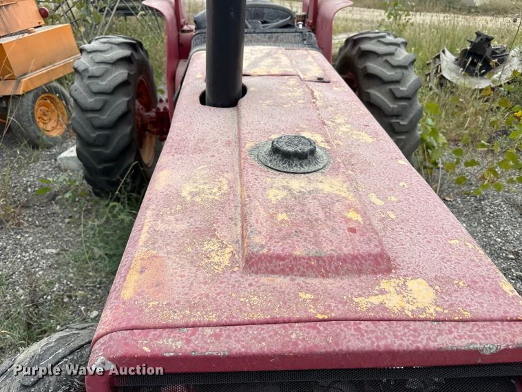image for item FK2124 1988 Case IH 585 tractor