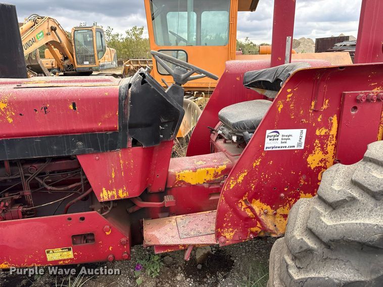 image for item FK2124 1988 Case IH 585 tractor