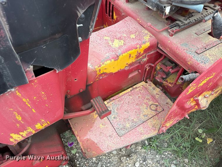 image for item FK2124 1988 Case IH 585 tractor