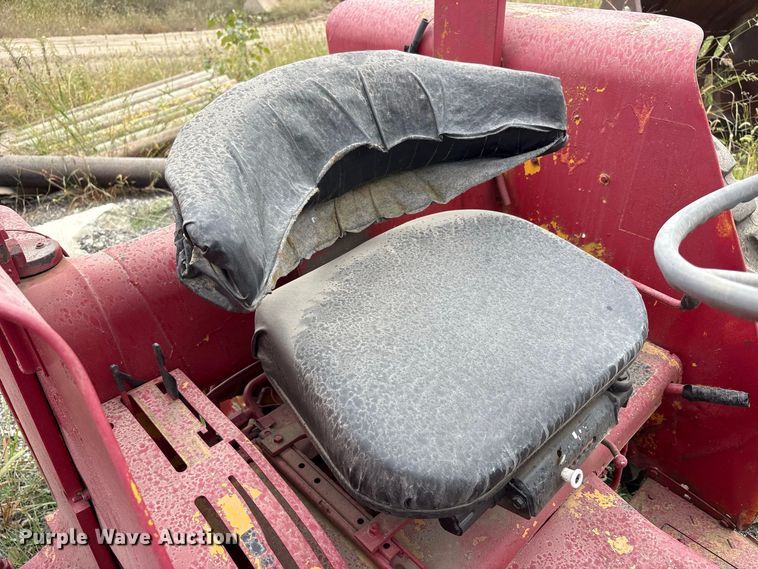 image for item FK2124 1988 Case IH 585 tractor