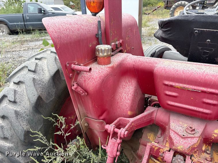 image for item FK2124 1988 Case IH 585 tractor