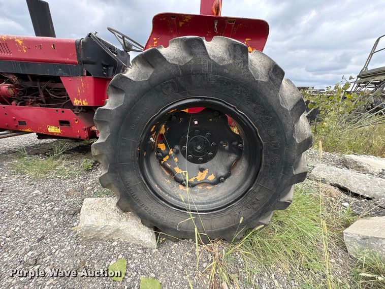 image for item FK2124 1988 Case IH 585 tractor