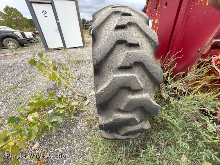 image for item FK2124 1988 Case IH 585 tractor