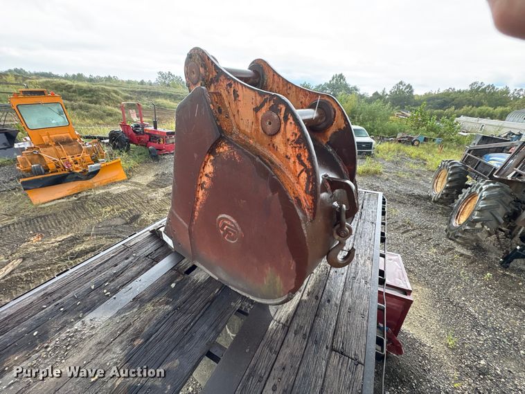 image for item FK2125 Excavator bucket