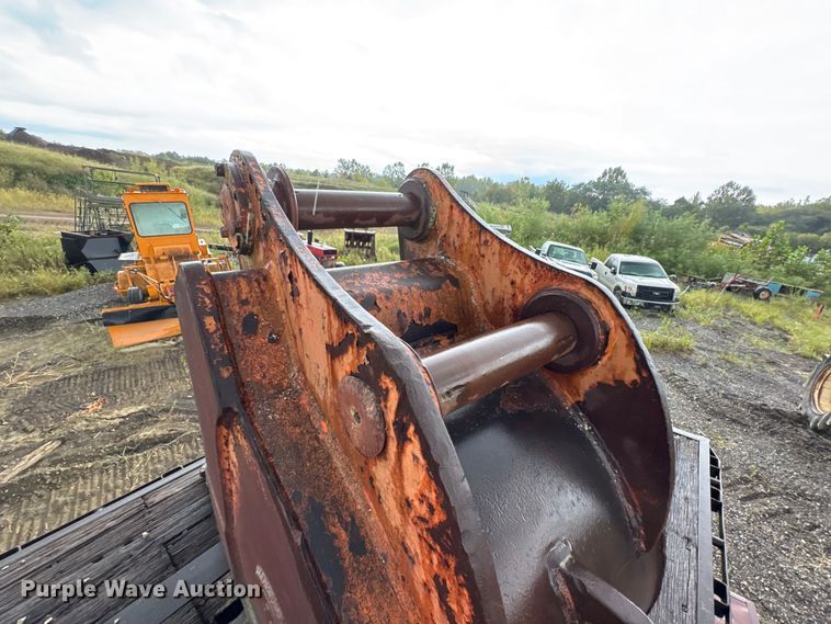 image for item FK2125 Excavator bucket