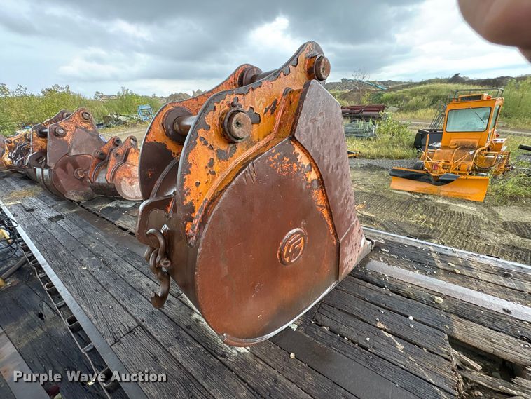 image for item FK2125 Excavator bucket