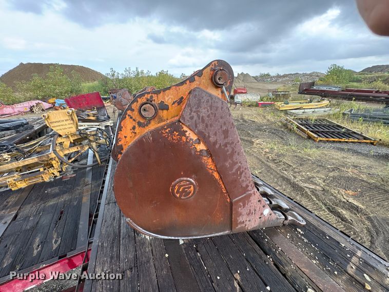 image for item FK2125 Excavator bucket