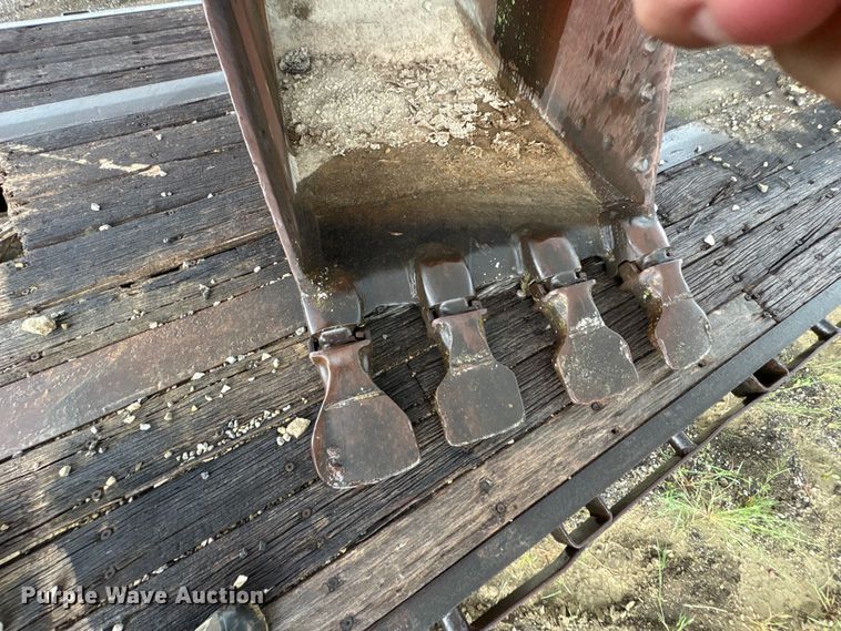 image for item FK2125 Excavator bucket