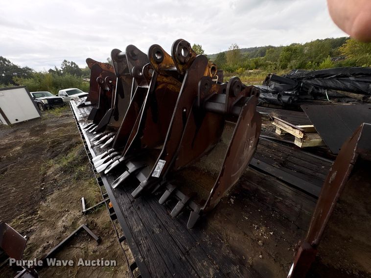 image for item FK2126 (5) Excavator buckets