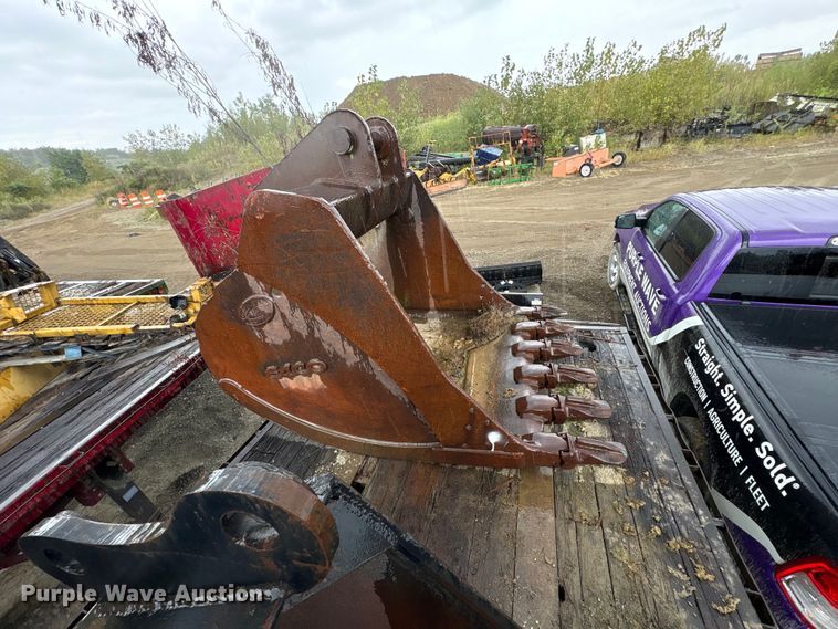 image for item FK2128 Esco excavator bucket