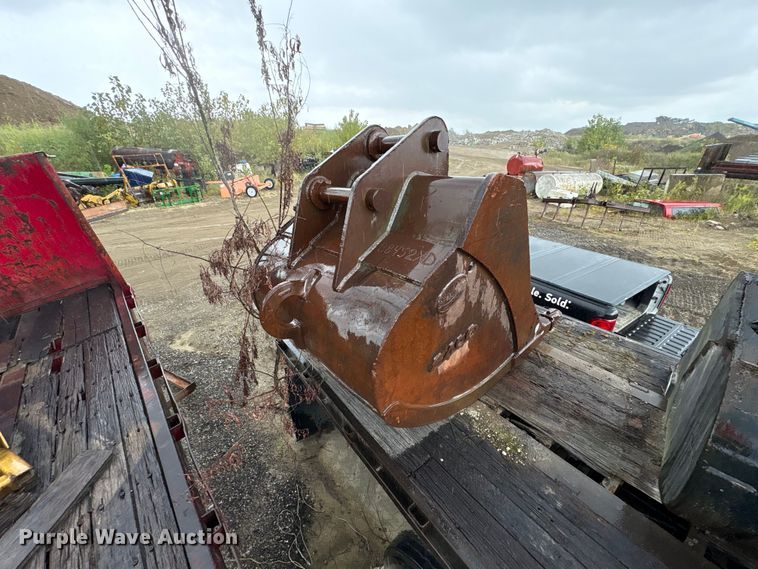 image for item FK2128 Esco excavator bucket
