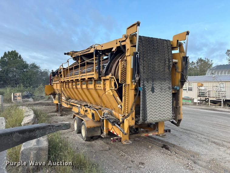 image for item FK2133 2010 Vermeer by Wildcat TR626 trommel screen