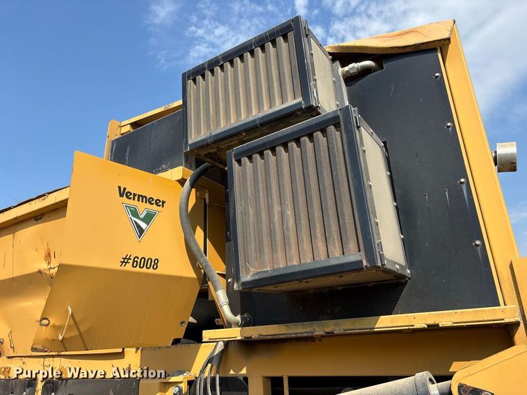 image for item FK2133 2010 Vermeer by Wildcat TR626 trommel screen