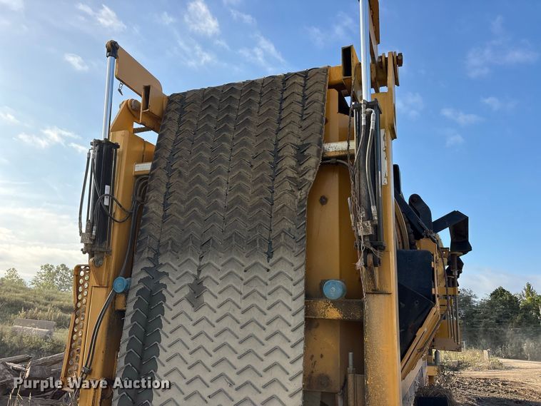 image for item FK2133 2010 Vermeer by Wildcat TR626 trommel screen