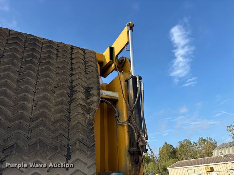 image for item FK2133 2010 Vermeer by Wildcat TR626 trommel screen