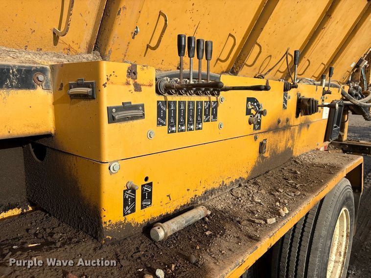 image for item FK2133 2010 Vermeer by Wildcat TR626 trommel screen