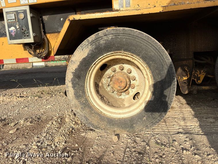 image for item FK2133 2010 Vermeer by Wildcat TR626 trommel screen