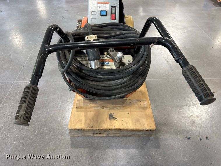 image for item FK2135 Concrete saw