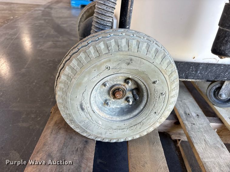 image for item FK2139 Crusader slurry vacuum