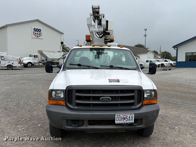 image for item FK3470 2000 Ford F350 Super Duty XL bucket truck