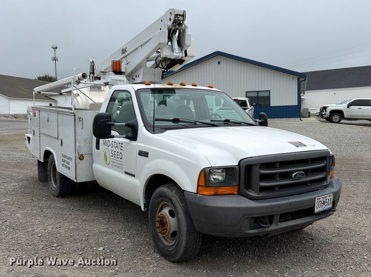 image for item FK3470 2000 Ford F350 Super Duty XL bucket truck
