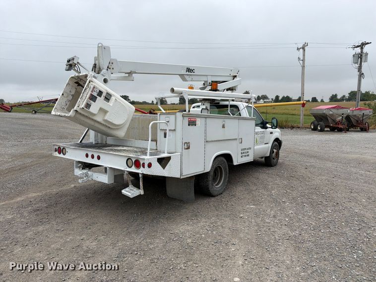 image for item FK3470 2000 Ford F350 Super Duty XL bucket truck