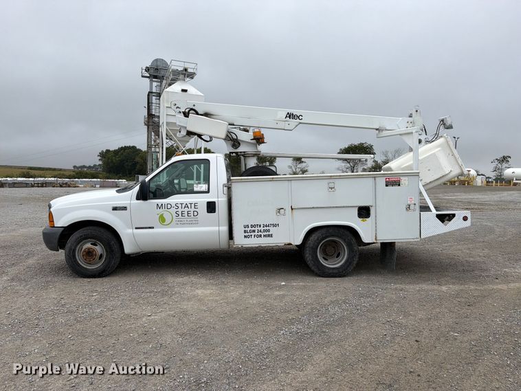 image for item FK3470 2000 Ford F350 Super Duty XL bucket truck