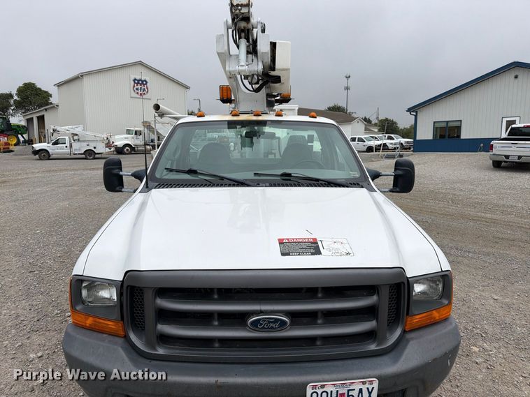 image for item FK3470 2000 Ford F350 Super Duty XL bucket truck