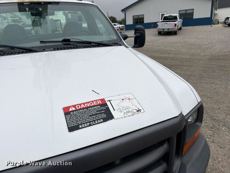 image for item FK3470 2000 Ford F350 Super Duty XL bucket truck