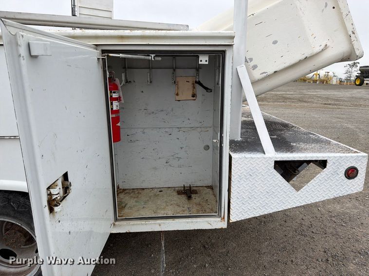 image for item FK3470 2000 Ford F350 Super Duty XL bucket truck