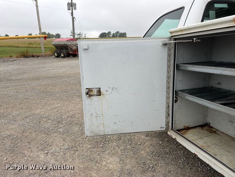 image for item FK3470 2000 Ford F350 Super Duty XL bucket truck