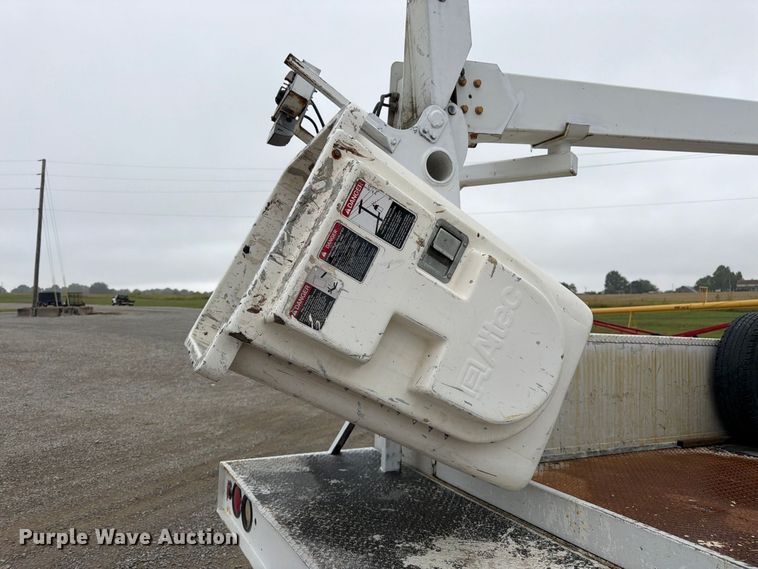 image for item FK3470 2000 Ford F350 Super Duty XL bucket truck