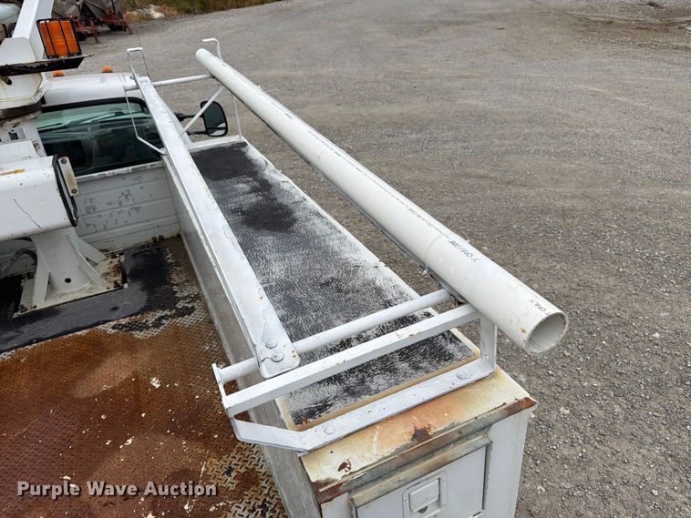 image for item FK3470 2000 Ford F350 Super Duty XL bucket truck