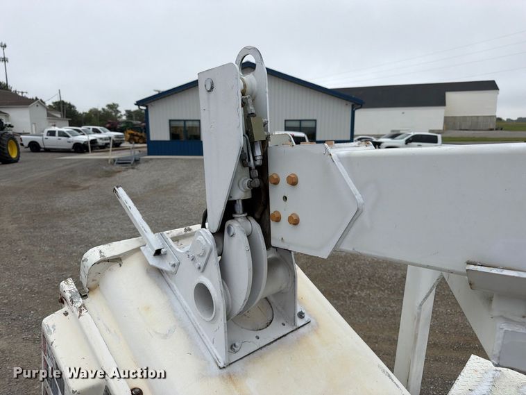 image for item FK3470 2000 Ford F350 Super Duty XL bucket truck