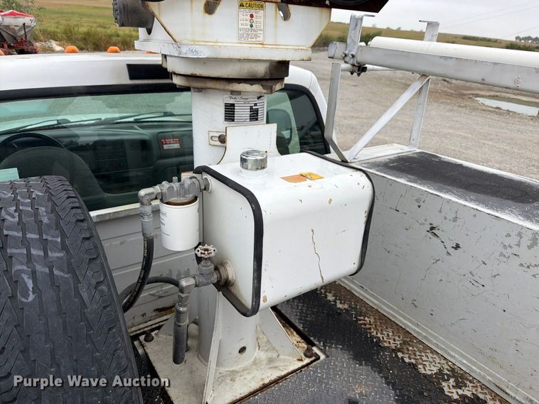 image for item FK3470 2000 Ford F350 Super Duty XL bucket truck
