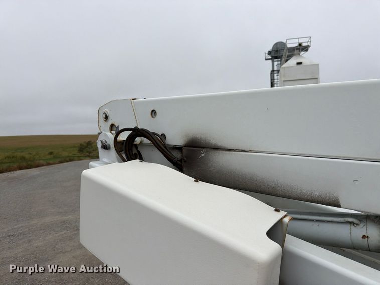 image for item FK3470 2000 Ford F350 Super Duty XL bucket truck