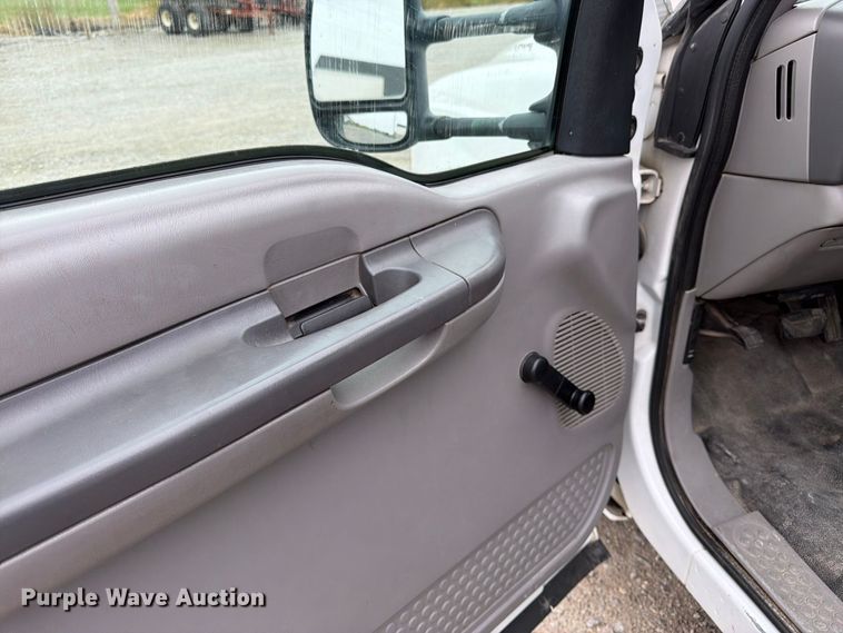 image for item FK3470 2000 Ford F350 Super Duty XL bucket truck