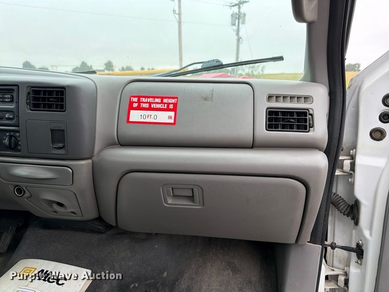 image for item FK3470 2000 Ford F350 Super Duty XL bucket truck
