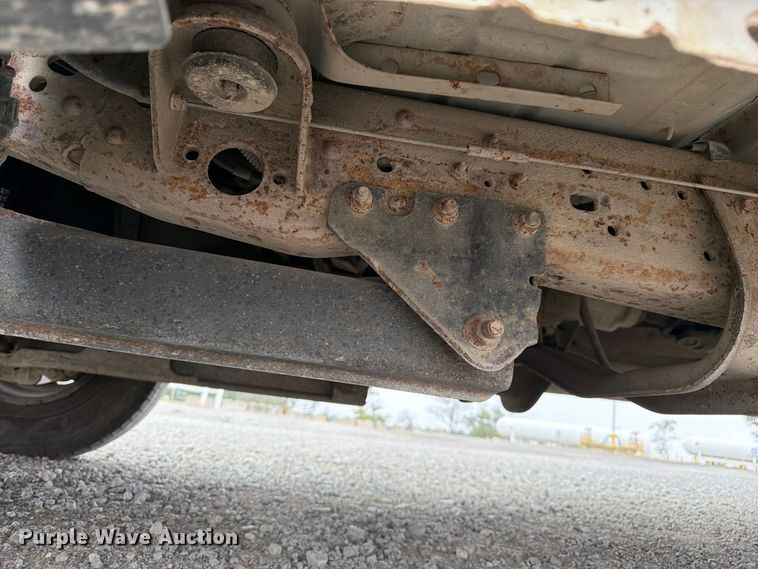 image for item FK3470 2000 Ford F350 Super Duty XL bucket truck