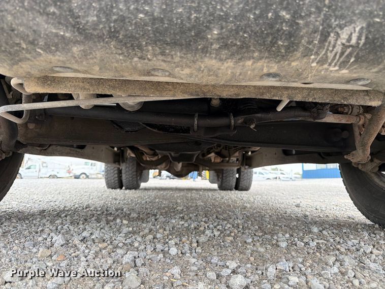 image for item FK3470 2000 Ford F350 Super Duty XL bucket truck