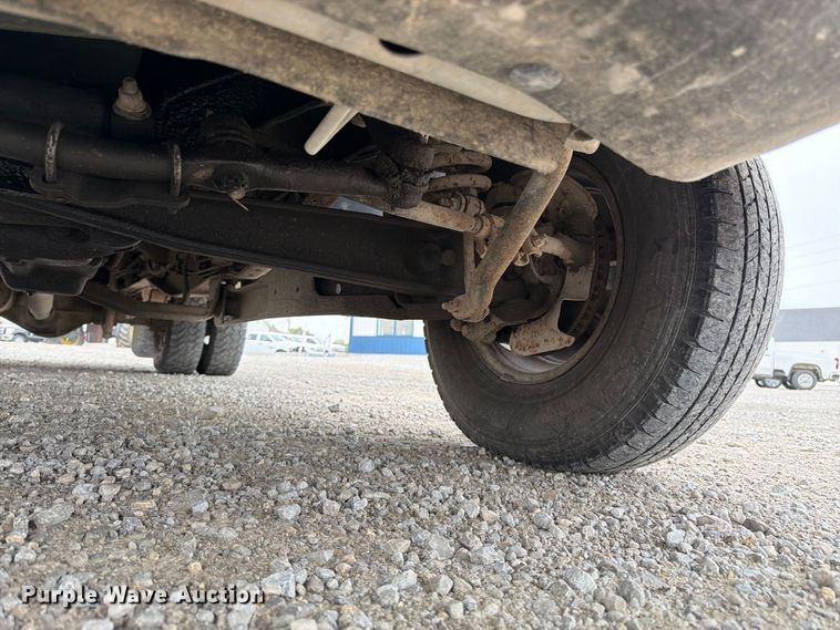 image for item FK3470 2000 Ford F350 Super Duty XL bucket truck