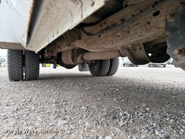image for item FK3470 2000 Ford F350 Super Duty XL bucket truck