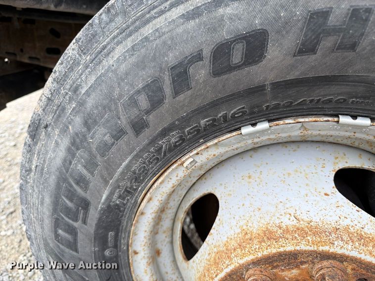 image for item FK3470 2000 Ford F350 Super Duty XL bucket truck