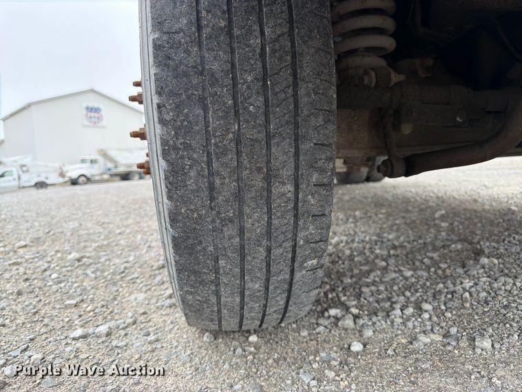 image for item FK3470 2000 Ford F350 Super Duty XL bucket truck
