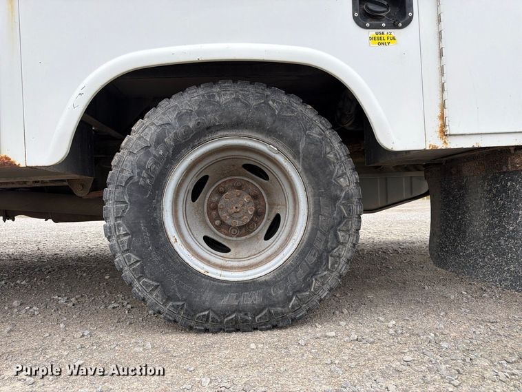image for item FK3470 2000 Ford F350 Super Duty XL bucket truck